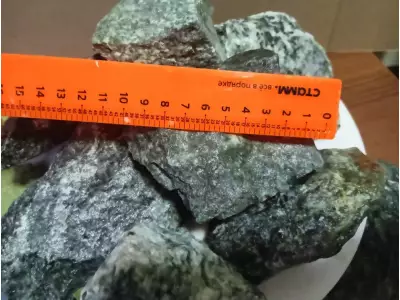 Жадеит колотый 70-150 мм, 20 кг