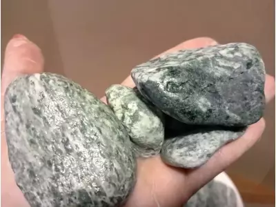 Жадеит галтованный 40-70 мм, 20 кг