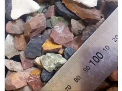 Крошка колотая "Микс" 10-20 мм., 20 кг.
