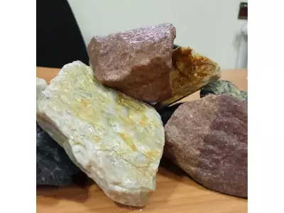 МИКС баня-4 камня -Колотый/Кварц радуга, Порфирит, Малиновый кварцит, Талькохлорит, Габбро/ 70-150 мм./ 100 кг.