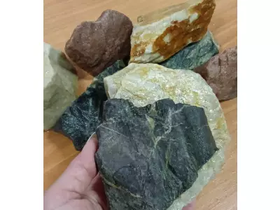 МИКС баня-4 камня -Колотый/Кварц радуга, Порфирит, Малиновый кварцит, Талькохлорит, Габбро/ 70-150 мм./ 100 кг.