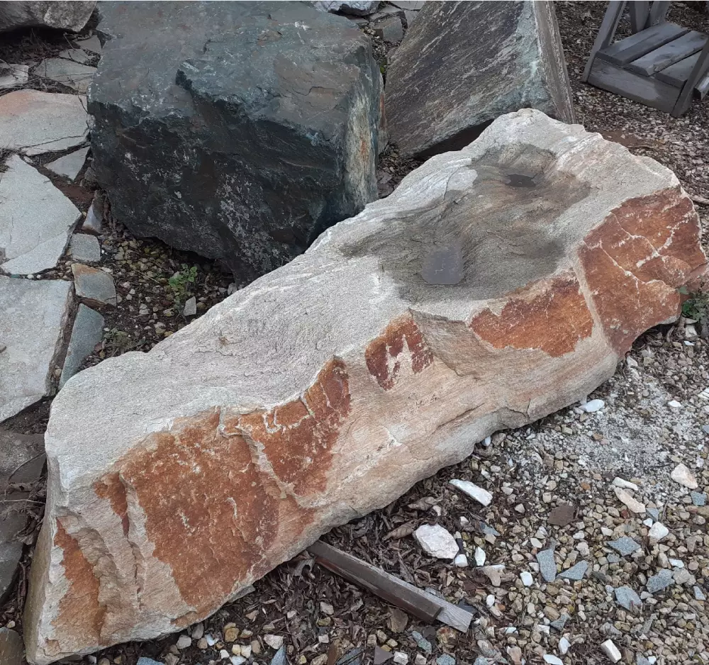 Валуны  в ассортименте /большие/ ландшафтные